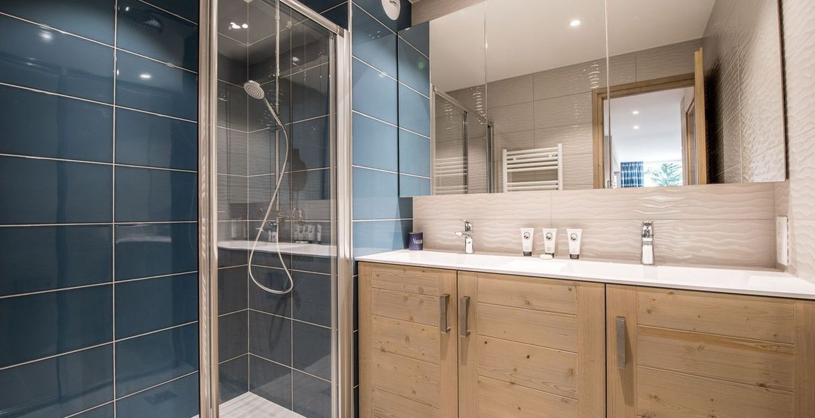 Gran apartamento acogedor en estilo moderno de montaña 