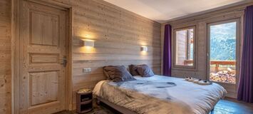 This spacious 100 sq.m recently renovated apartment