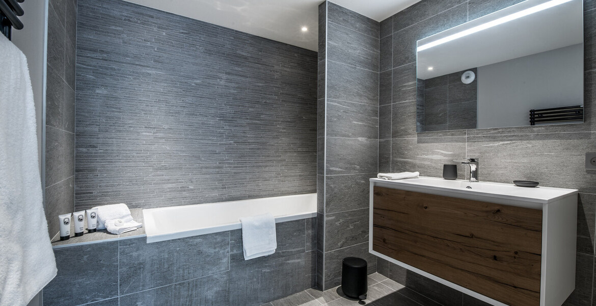 Stunning new apartment at the foot of the slopes, Courchevel