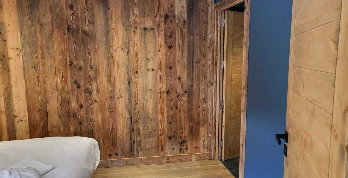 A family chalet with swimming pool in Courchevel-Le Praz 
