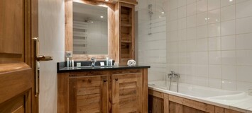 Ski-in/Ski-out Apartment in Courchevel 1850