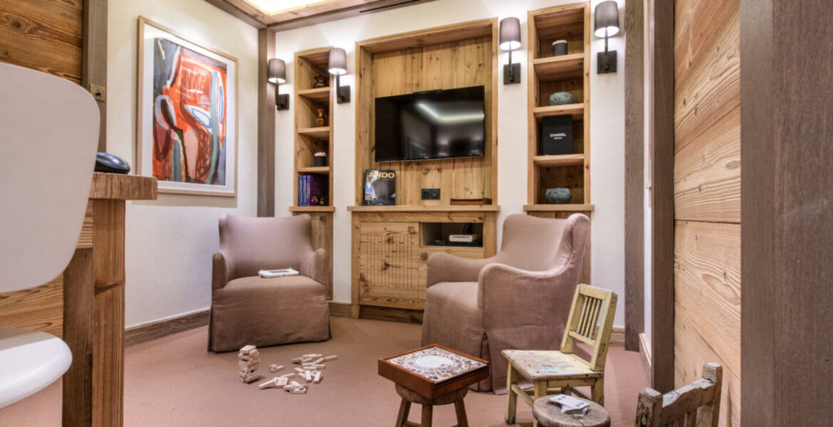Chalet for rent in Plantret, Courchevel 1850 with 518 sqm