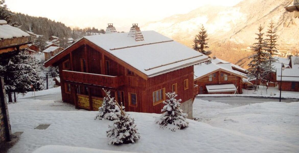 Vacation Chalet for 20 People in the Heart of Les 3 Vallées