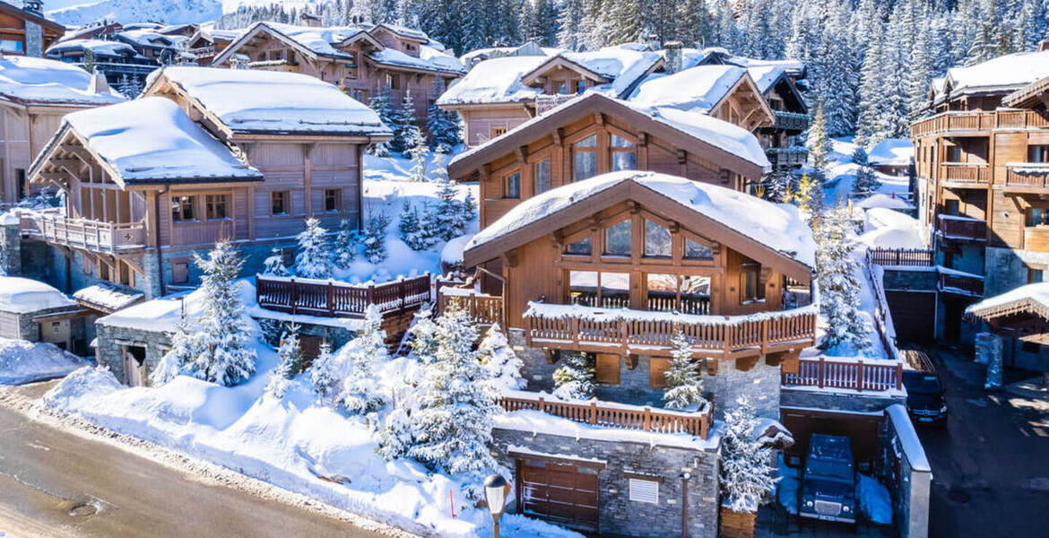 EL ÚLTIMO CHALET DE LUJO EN COURCHEVEL 1850 Se trata de un 