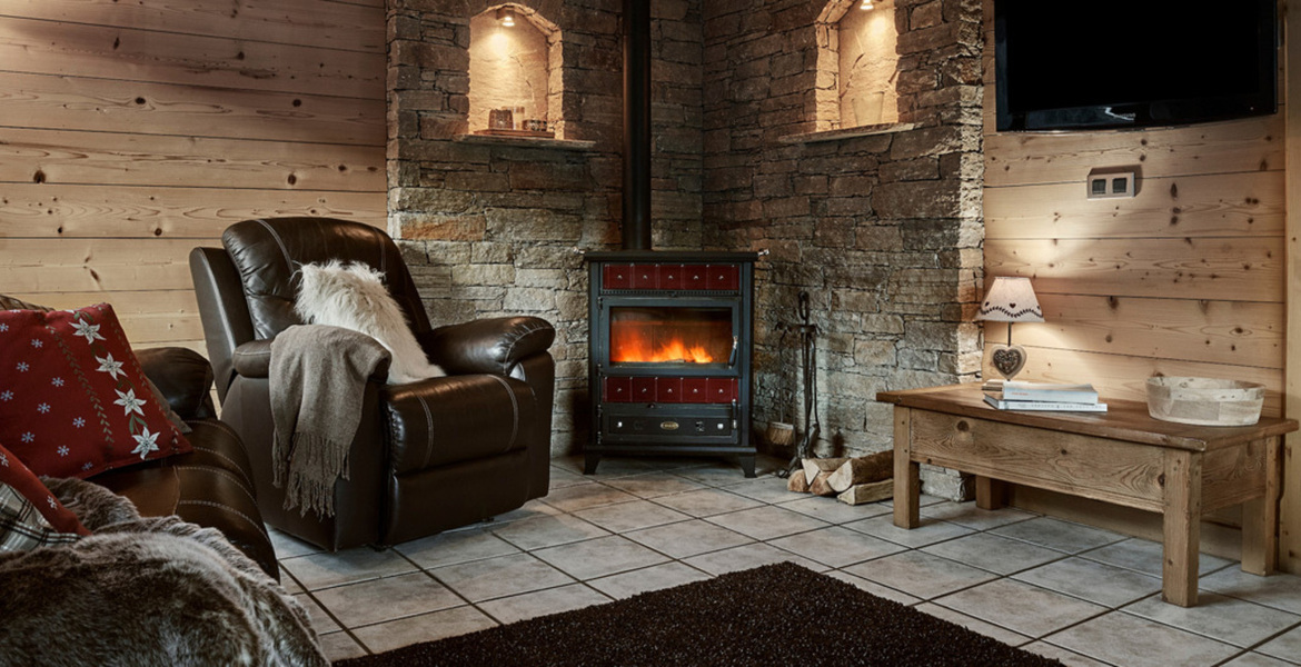 Enchantingly perched on the south facing side of valley, thi