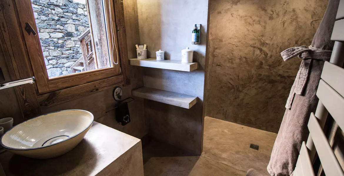 Chalet in Meribel with Indoor swimming pool 