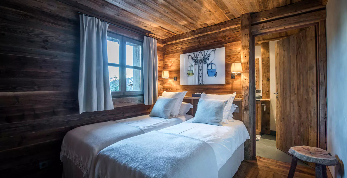 Located just a 2 minute walk from the Croisette, you can't h