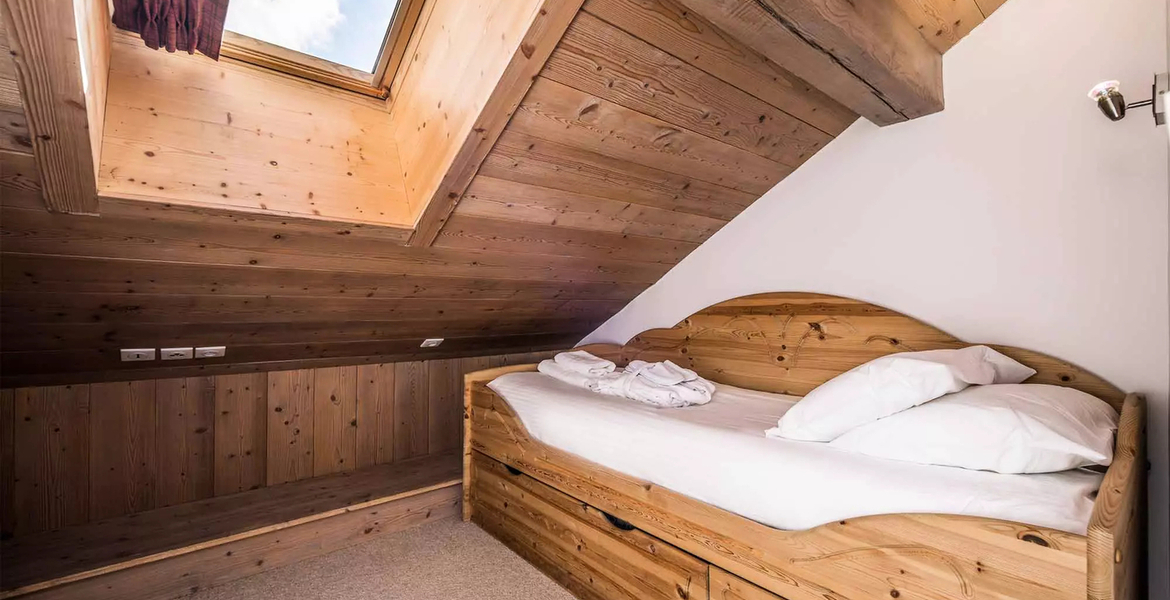 Le Chalet is a 4-bedroom chalet that can accommodate up to 7