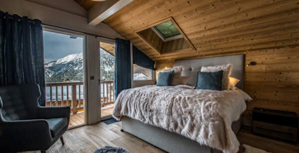 Le chalet est niché en plein cœur de Courchevel 1550. Ce que
