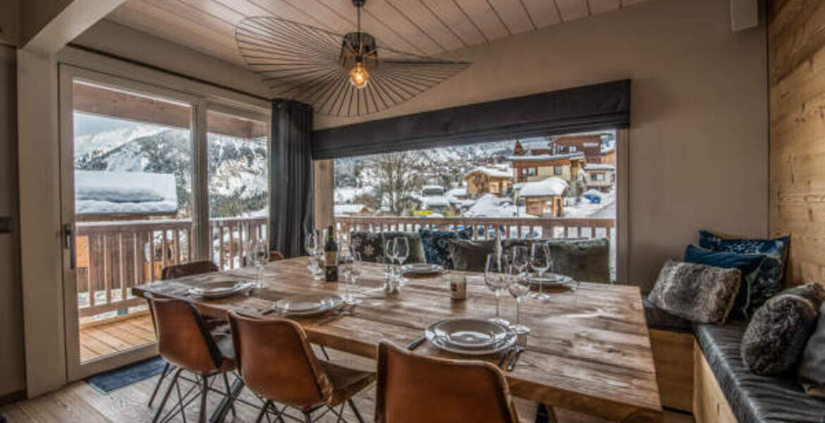 Le chalet est niché en plein cœur de Courchevel 1550. Ce que
