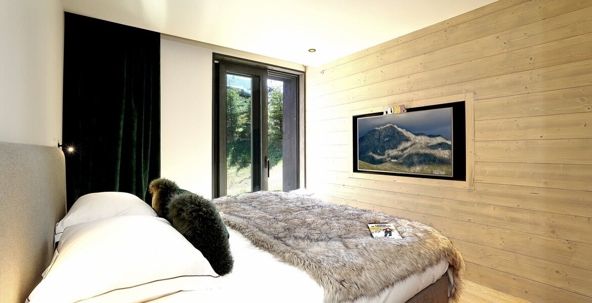 Luxury Ski-In/Ski-Out Chalet Rentals in Courchevel 1550