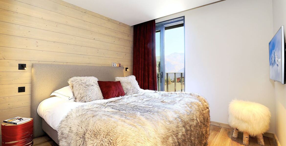 Luxury Ski-In/Ski-Out Chalet Rentals in Courchevel 1550