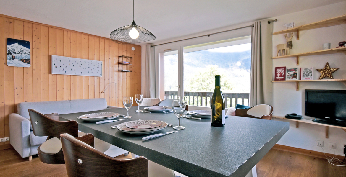 Charming renovated flat ideally located in Morel