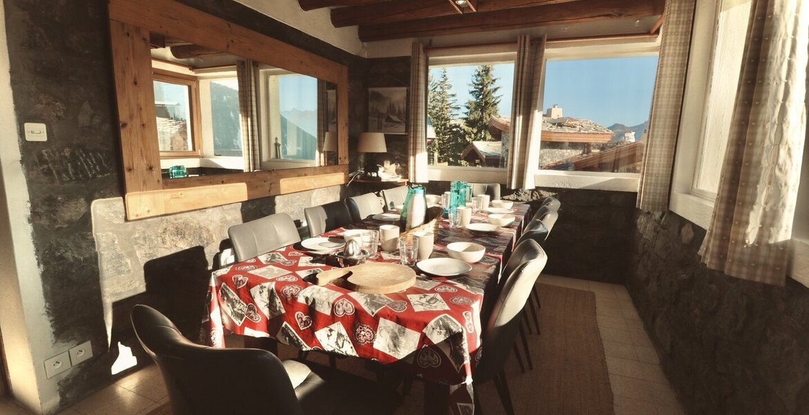 SMALL RESIDENCE WITH INCREDIBLE VIEWS IN BELLECOTE