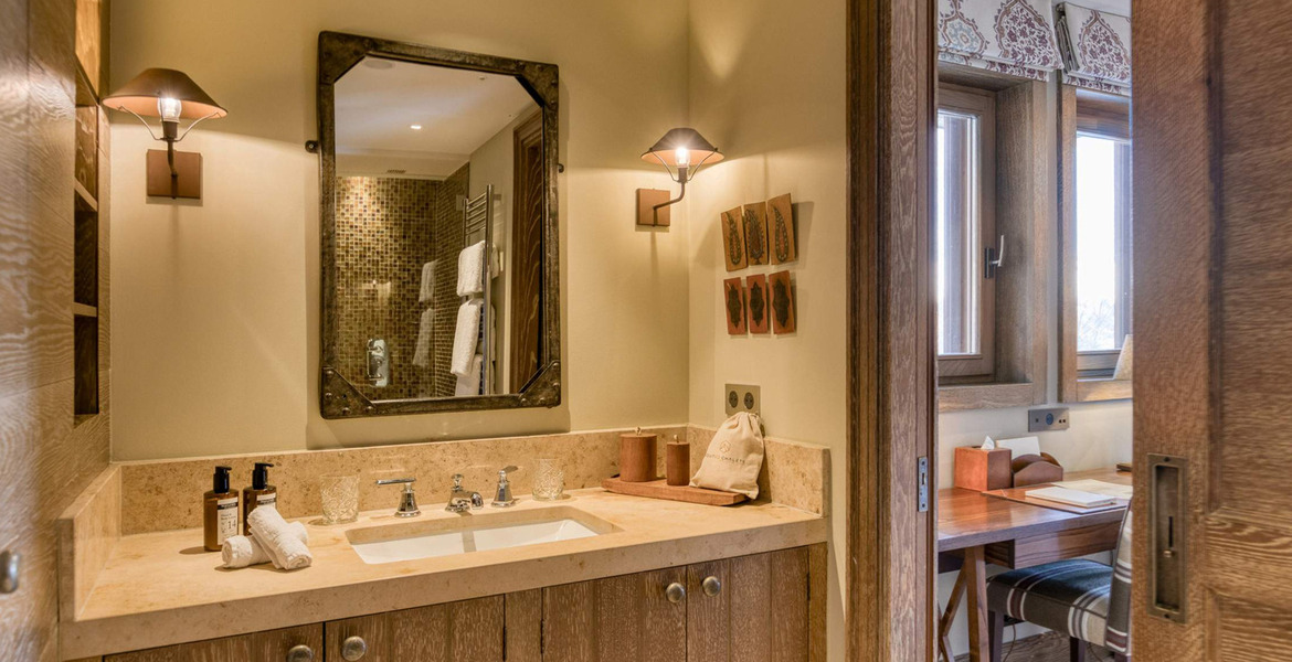 Este es un impresionante chalet de lujo situado Courchevel