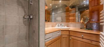 Ski-in/Ski-out Apartment in Courchevel 1850