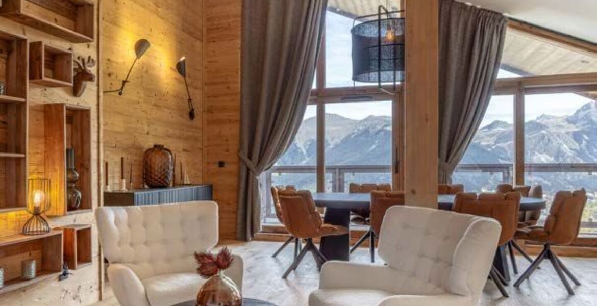 Elegant Apartment with Panoramic Views in Courchevel 1650