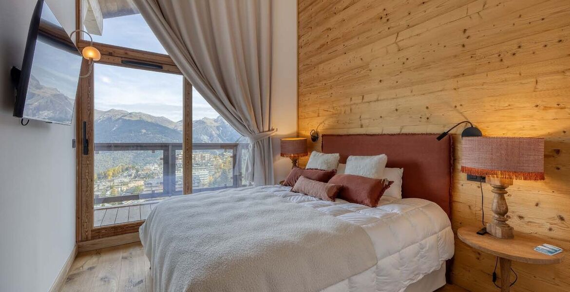 Elegant Apartment with Panoramic Views in Courchevel 1650